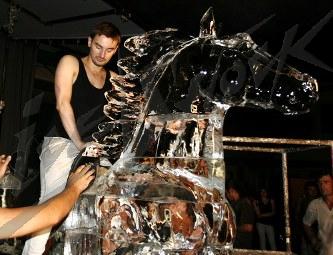 ice_horse_1