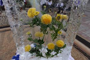 flowers_in_ice