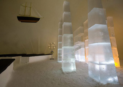 lumilinna_snow_castle_ice_composition