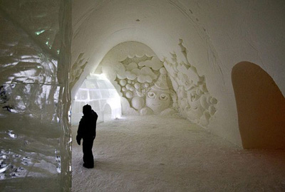 lumilinna_snow_castle_room